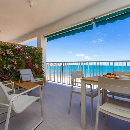 Beachfront Terrace شقة كولرا